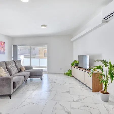 New! Sant Anna Residences, 6 By Sf Homes マルサスカーラ