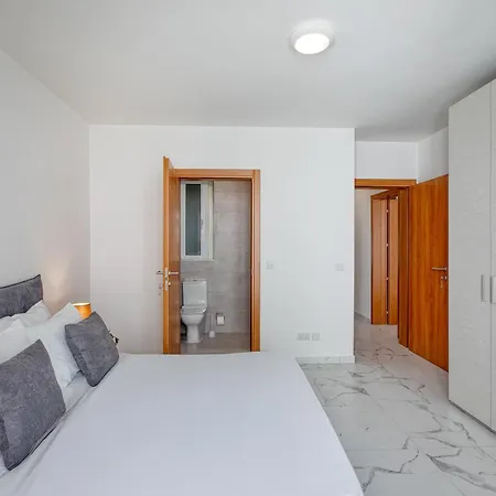 New! Sant Anna Residences, 6 By Sf Homes アパート *